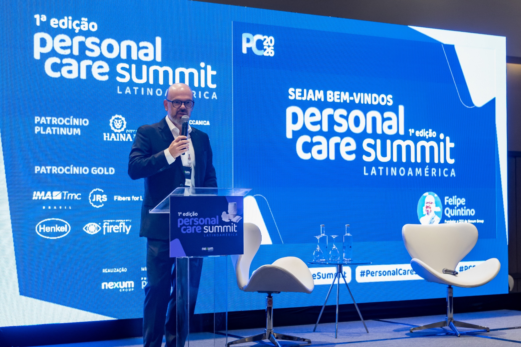 Palco principal com boas-vindas — 1ª edição Personal Care Summit Latinoamérica
